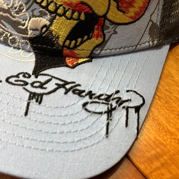 NWT Ed Hardy Trucker Hat Embroidered Tattoo Eagle Skull Blue Sky Mesh Snapback - Picture 3 of 7